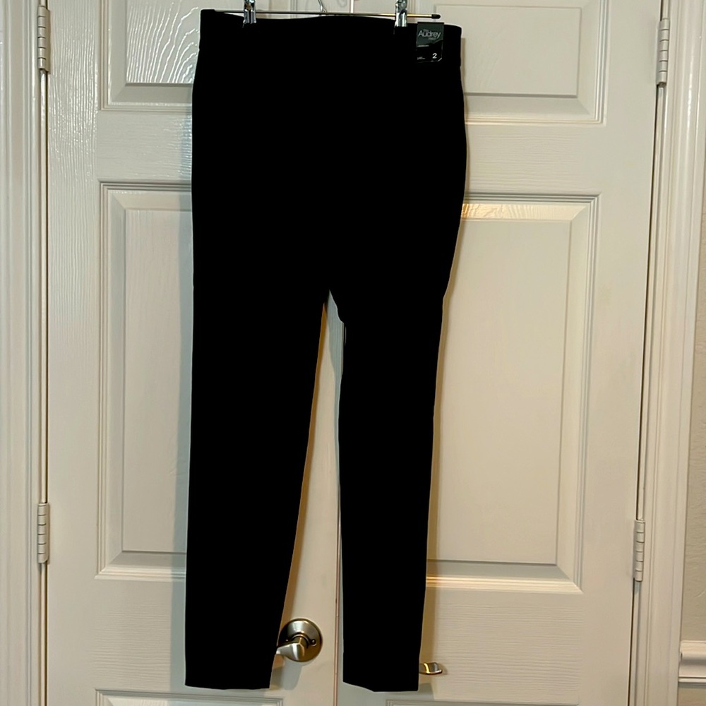 NEW Black New York & Company Design Studio Audrey Slim Leg Pant